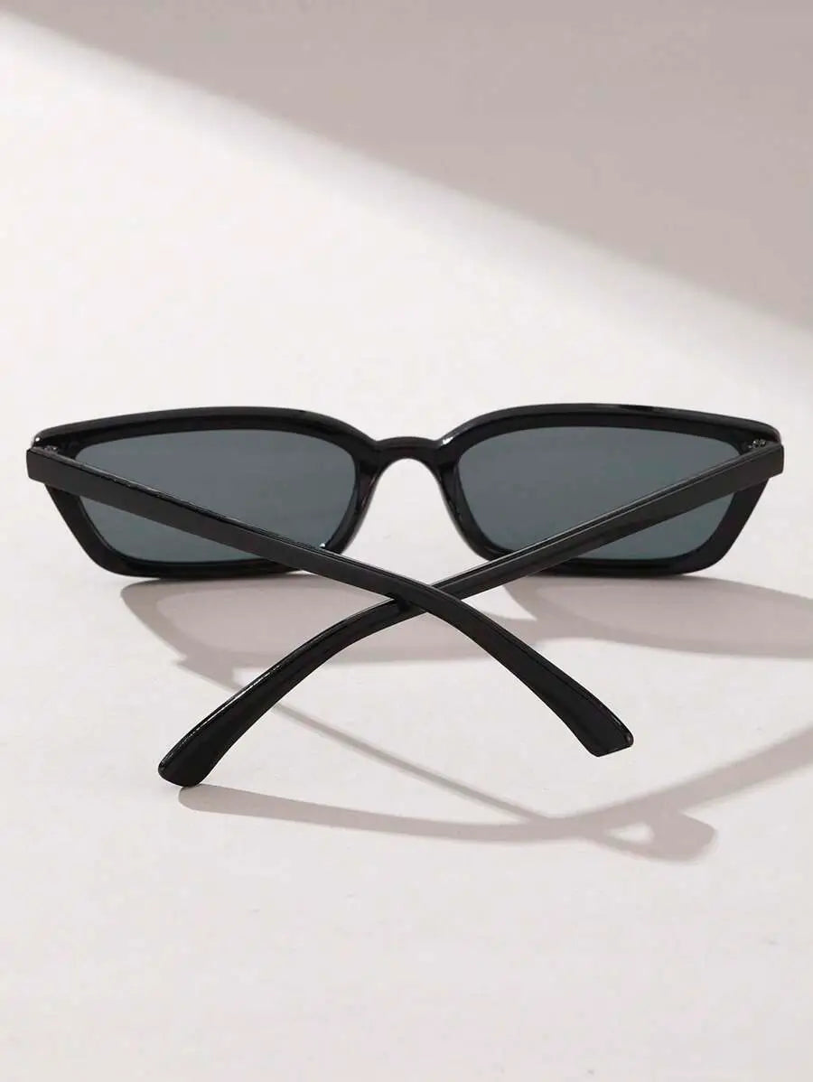 Óculos-De-Sol-Preto-Gatinho-06