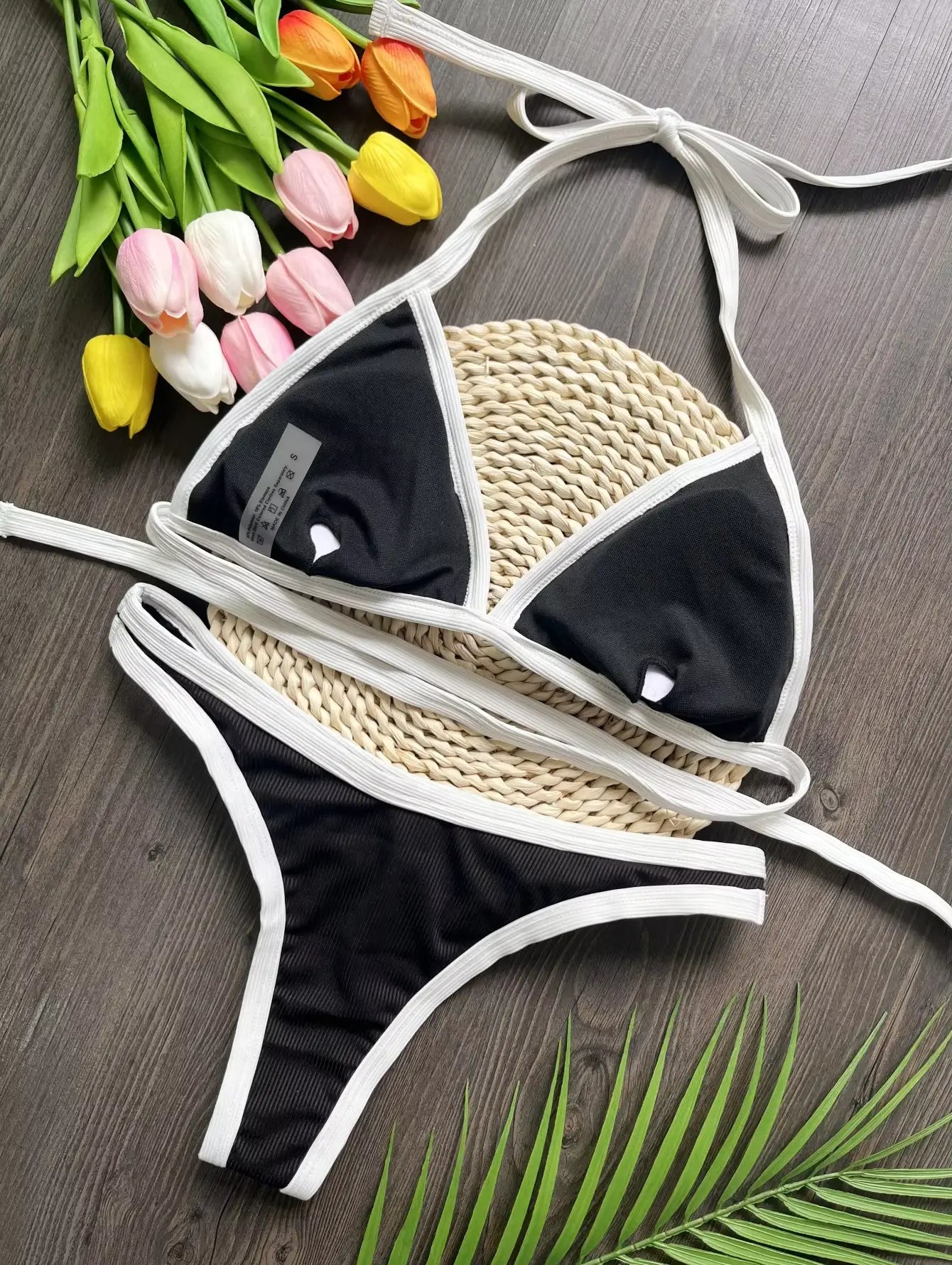 Biquíni-Cortininha-Preto-e-Branco-Maya-02