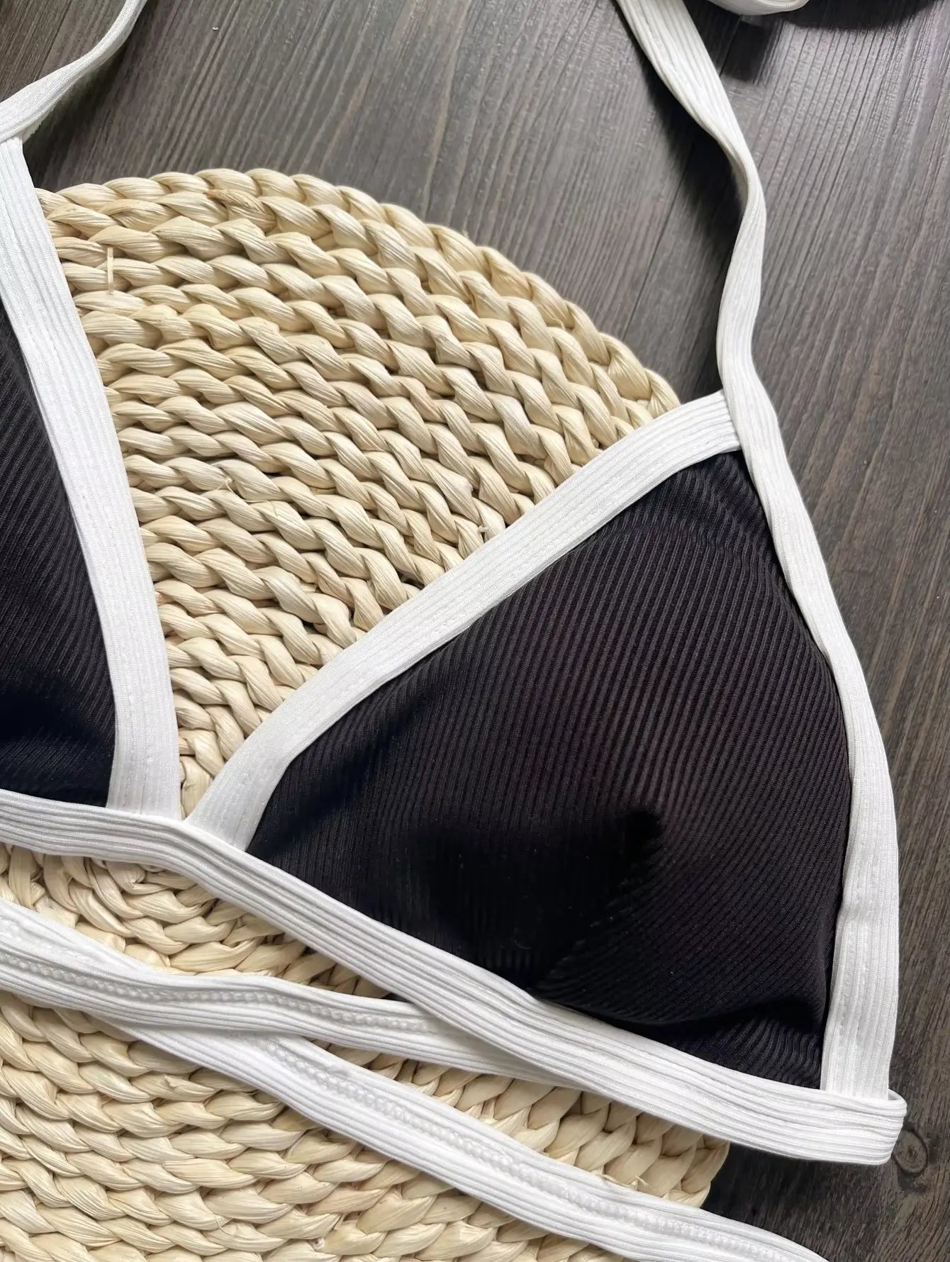 Biquíni-Cortininha-Preto-e-Branco-Maya-03
