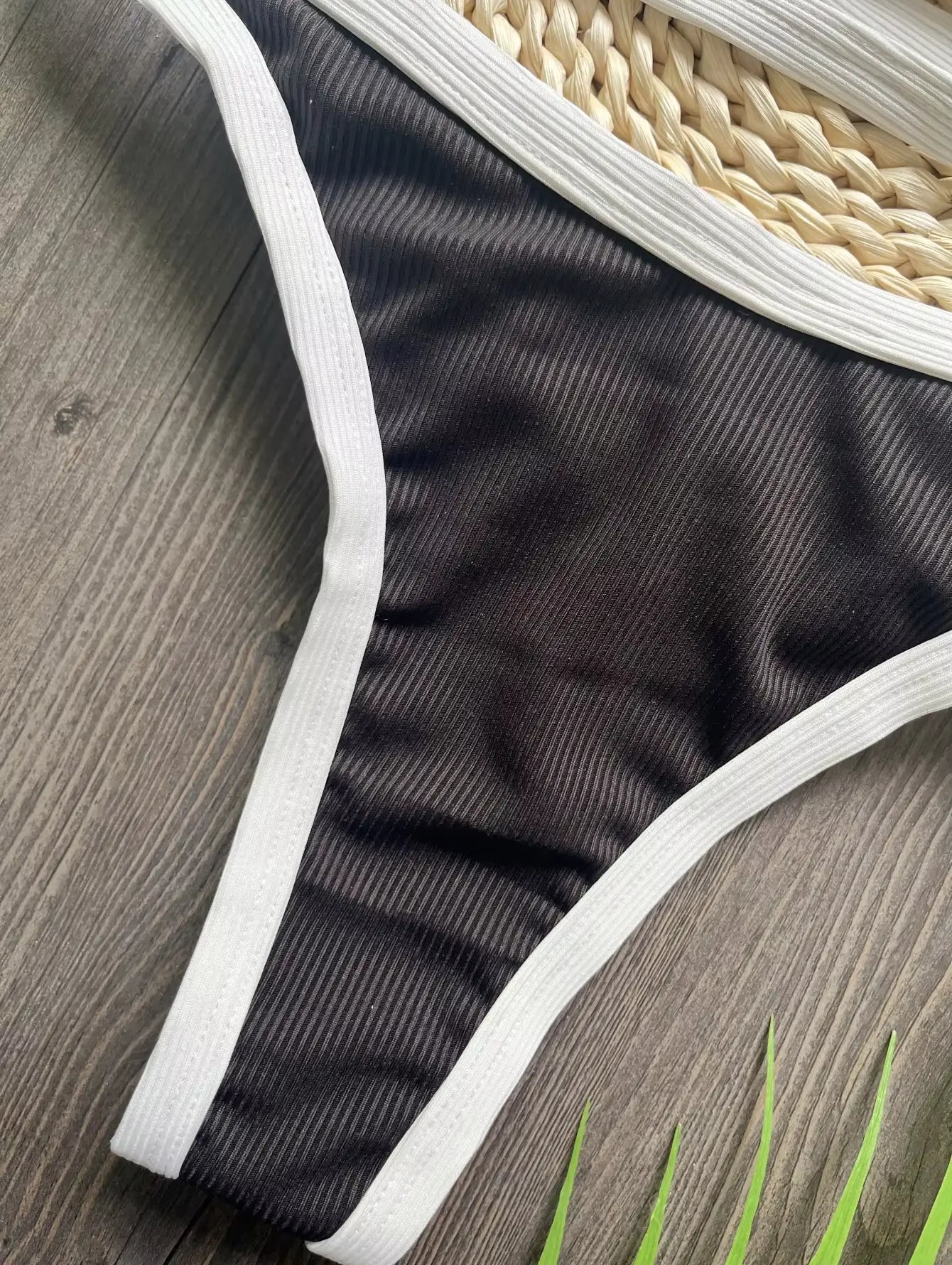 Biquíni-Cortininha-Preto-e-Branco-Maya-06