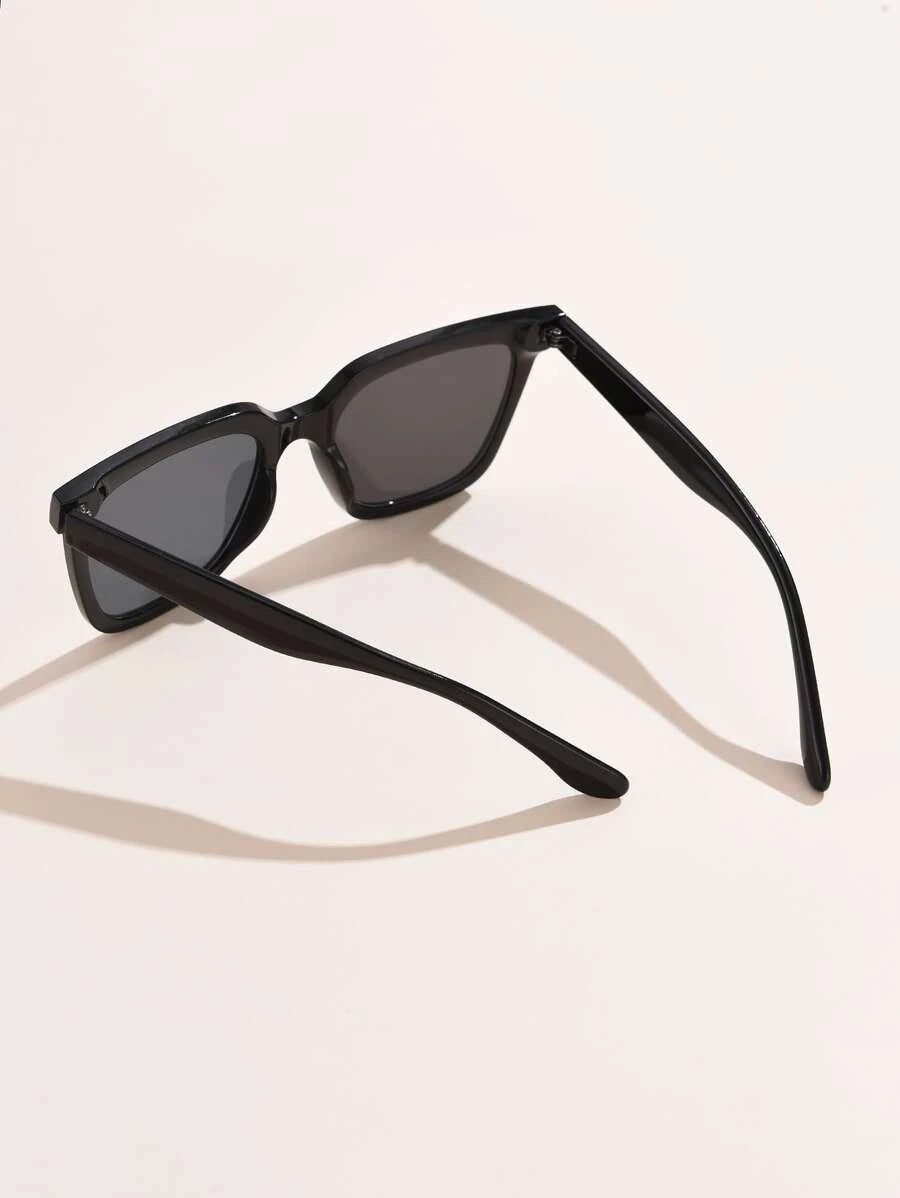 Óculos-De-Sol-Preto-Quadrado-05
