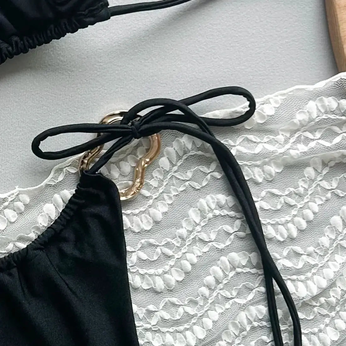 Biquíni-Cortininha-Preto-Nissi-04