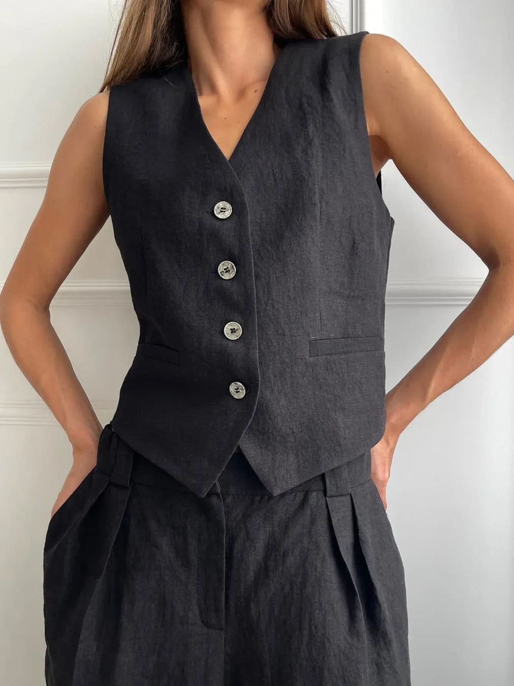 conjunto-alfaiataria-feminino-preto-calca-e-colete-malu-02